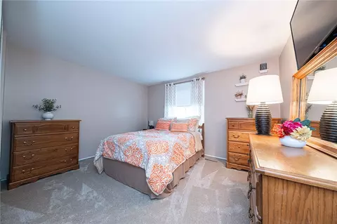 Bedroom - 122 Painter St, Trafford, PA 15085 photo 4 of 7