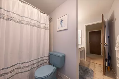 Bath - 122 Painter St, Trafford, PA 15085 photo 3 of 5