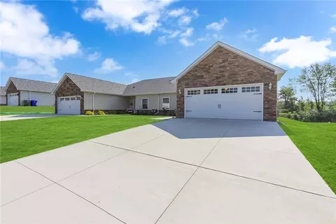 320 Cherokee Dr, Beaver Falls, PA 15010