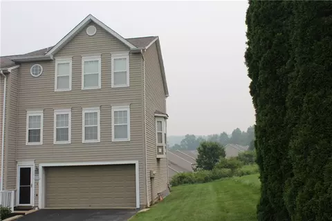 2011 Trail Side Ct, Jeannette, PA 15644