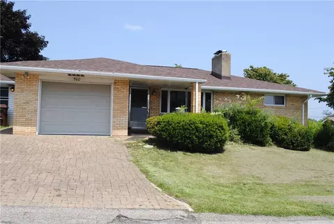 500 Morningside Dr, New Kensington, PA 15068
