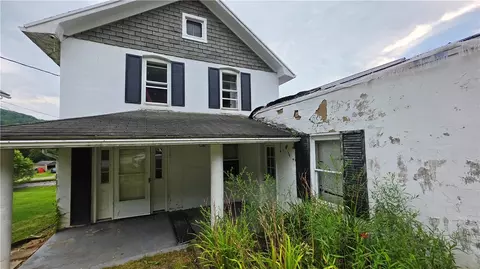 224 Jefferson St, Clymer, PA 15728