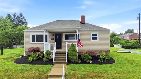 2114 Meadow Ln, Pittsburgh, PA 15220