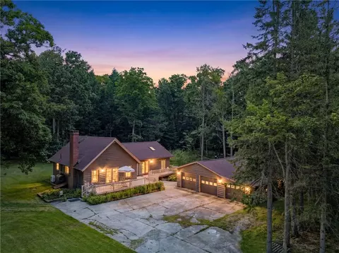 173 E Fairway Rd, Central City, PA 15926