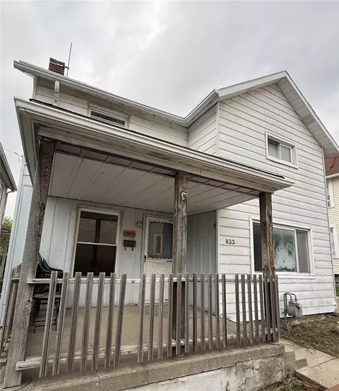 833 Morton St, New Castle, PA 16101