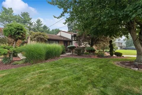 220 Vernon Ave, Belle Vernon, PA 15012