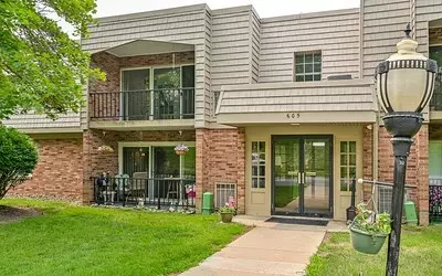 605 Calais Dr #307, Pittsburgh, PA 15237