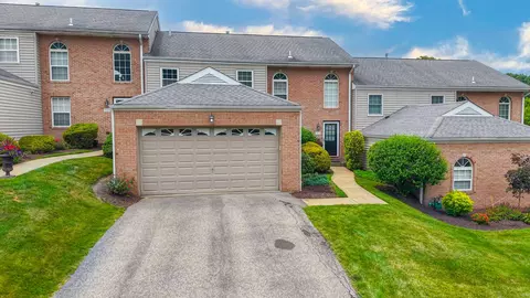 7071 Clubview Dr, Bridgeville, PA 15017