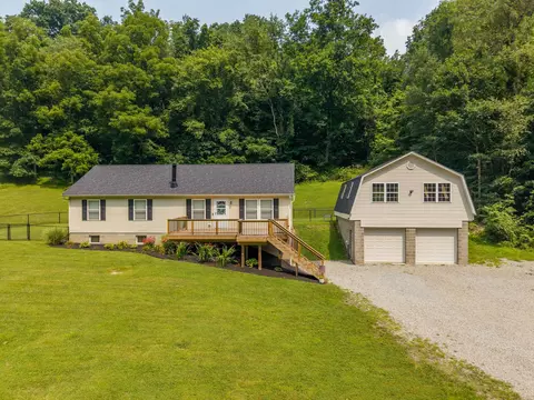 3144 Scheinbach Rd, Finleyville, PA 15332