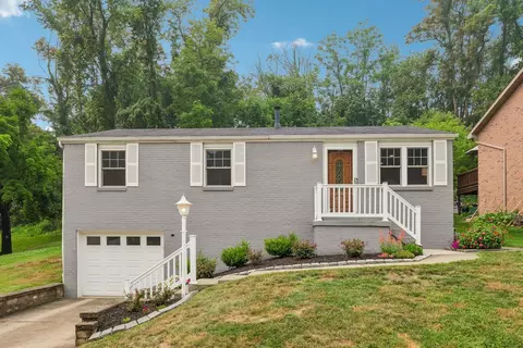 520 Invicta Dr, Pittsburgh, PA 15235