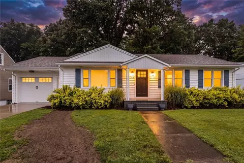 815 Sunset Ave, Grove City, PA 16127