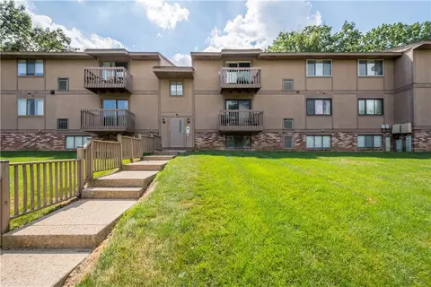 2467 Brook Ledge Rd #12B, Bridgeville, PA 15017