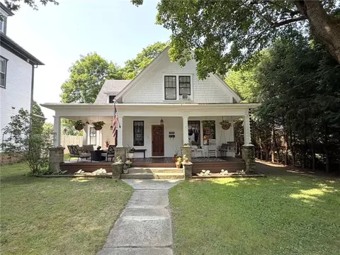 329 E Main St, Ligonier, PA 15658