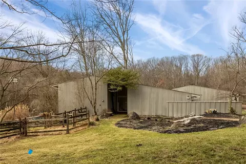 112 Wynnwood Dr, Pittsburgh, PA 15215