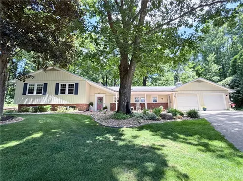 433 Shady Dr, Grove City, PA 16127