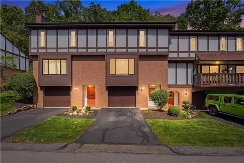 239 Thornberry Dr, Pittsburgh, PA 15237