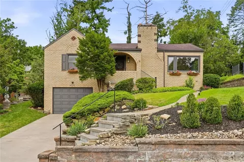 4618 Clubvue Dr, Pittsburgh, PA 15236