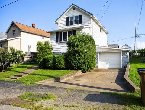 201 Adelaide St, Bobtown, PA 15315