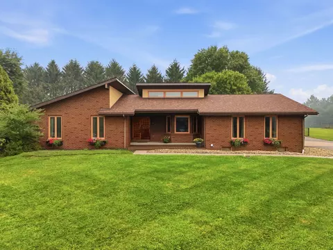 235 Henricks, Butler, PA 16001