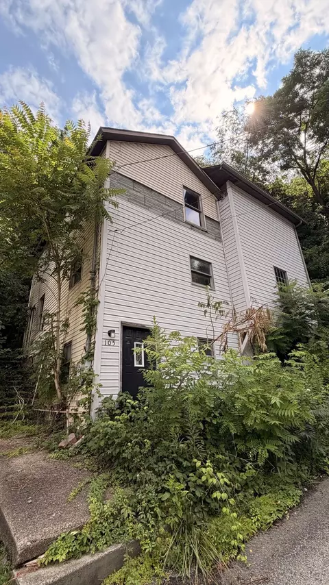 105 Swartz, Leechburg, PA 15656