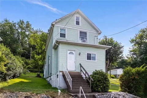 1305 4th Ave, Conway, PA 15027