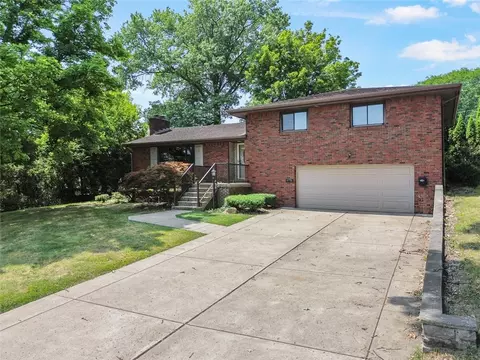 4778 S Emblem Dr, Pittsburgh, PA 15236