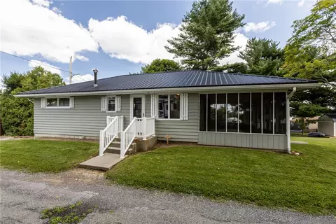 1825 Dixon Way, Beaver Falls, PA 15010