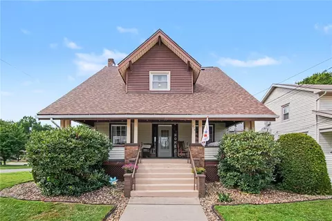 310 Glen Ave, Ellwood City, PA 16117