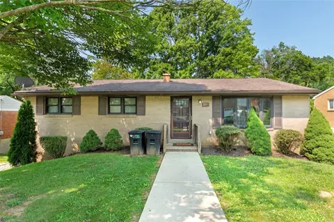 538 Newport Dr, Greensburg, PA 15601