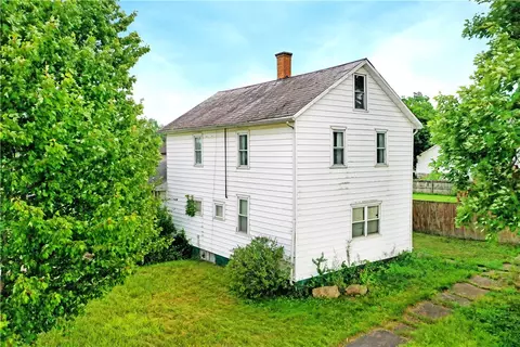 78 Water St, Fredonia, PA 16124
