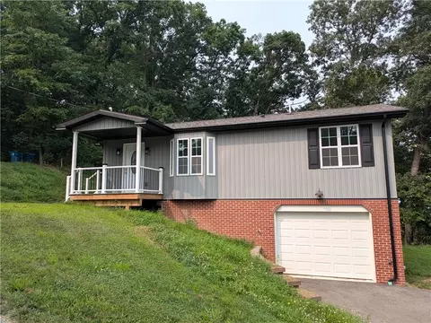 910 Burton, Youngwood, PA 15697