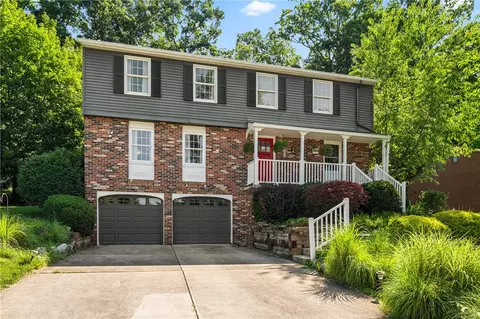 1628 Harvest Hill Dr, Pittsburgh, PA 15239