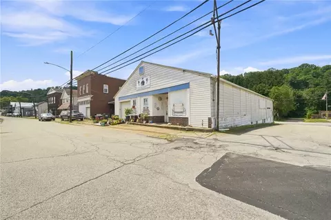 204 2nd Ave, Sutersville, PA 15083