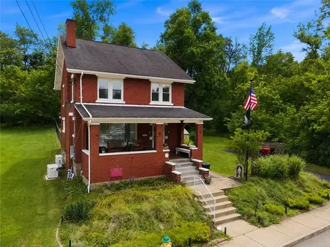 74 1st St, Trafford, PA 15085