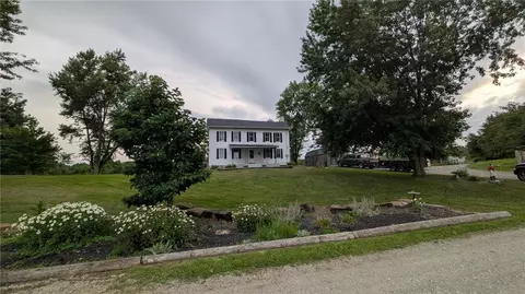 135 Cosky Ln, Rochester, PA 15074