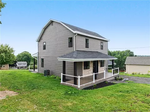 Exterior - 1076 Chapel Rd, Monaca, PA 15061 photo 2 of 7