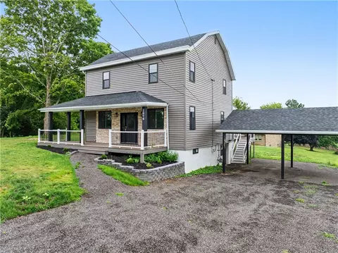 Exterior - 1076 Chapel Rd, Monaca, PA 15061 photo 3 of 7