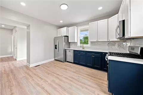 Kitchen - 1076 Chapel Rd, Monaca, PA 15061 photo 2 of 5