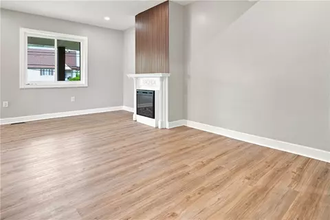 Living - 1076 Chapel Rd, Monaca, PA 15061 photo 7 of 8