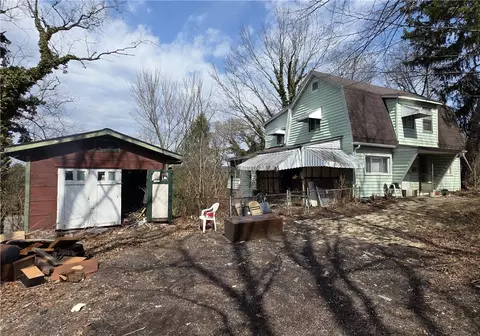 23 Maple Ave #A, Jeannette, PA 15644