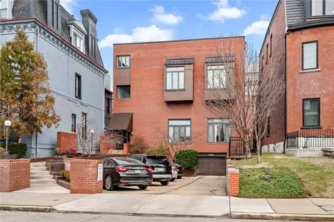 325 S Highland Ave #103, Pittsburgh, PA 15206