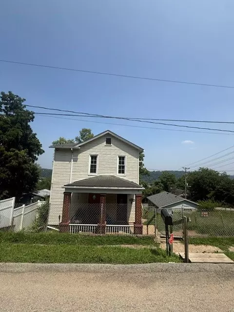 1102 Oakland Ave, Charleroi, PA 15022