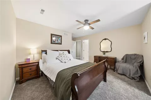Bedroom - 6 Crystol Ct, Irwin, PA 15642 photo 4 of 7