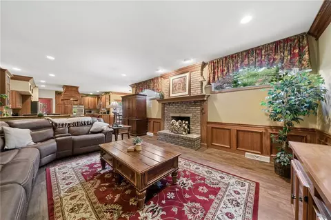 Living - 6 Crystol Ct, Irwin, PA 15642 photo 1 of 1