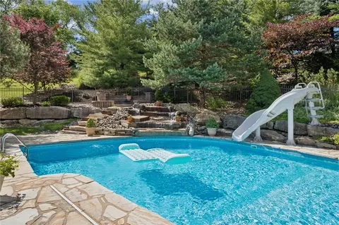 Exterior - 6 Crystol Ct, Irwin, PA 15642 photo 10 of 12