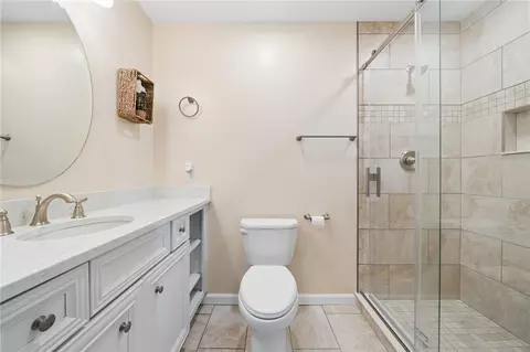 Bath - 6 Crystol Ct, Irwin, PA 15642 photo 3 of 5