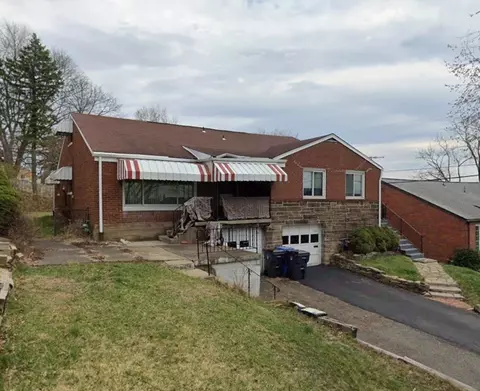 1833 Greentree Rd, Pittsburgh, PA 15220