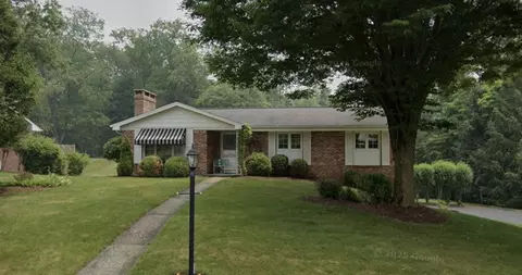 4694 Hampton Farms Dr, Allison Park, PA 15101