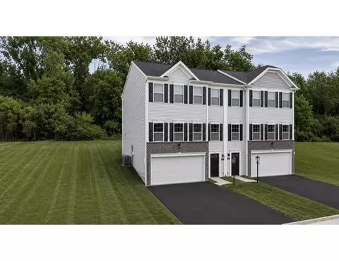 1237 Bedford Rd #2083B, Irwin, PA 15642