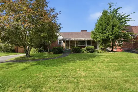 125 White Oak Dr, White Oak, PA 15131